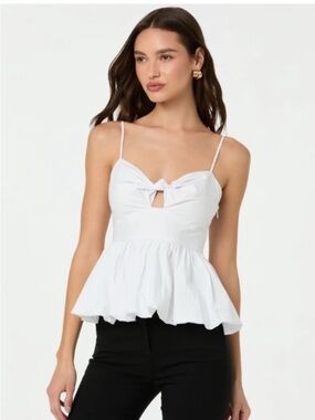 Astr the Label Twist Front Bubble Hem Top